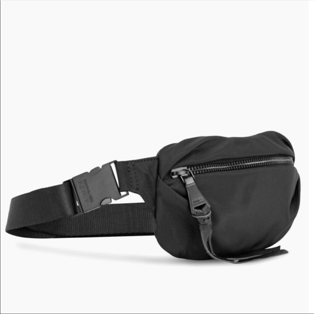 ISO Milan bum Bag